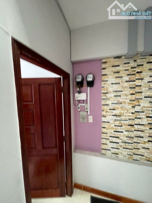 Nhà Gò Vấp 70m2 hẻm xe hơi có dòng tiền 15 triệu/tháng 3 tầng 4 phòng đường số 18 Phường 8