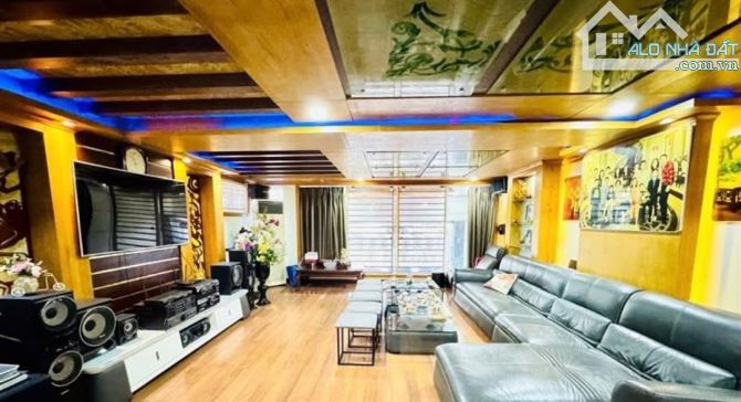 Bán nhà  Hai Bà Trưng, An Biên, Lê Chân. 14 tỷ , 8 tầng , 100m.