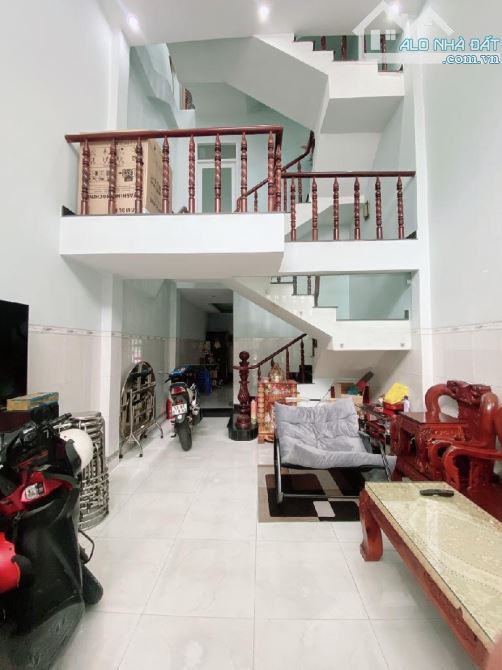 Hẻm 479 Hương Lộ 2, 54m2, 4 tầng, HXH, ngay Bốn Xã, chỉ 5.5 tỷ TL