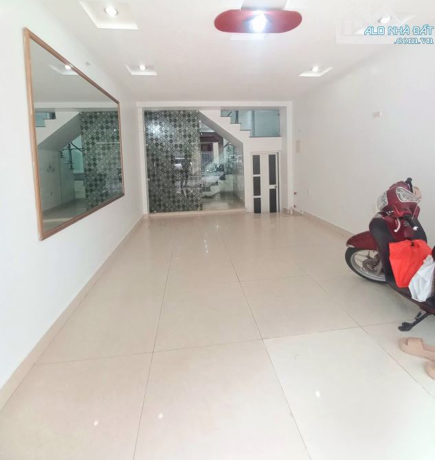 Bán nhà Trần Phú, Đằng Giang , Ngô Quyền. 10,5 tỷ, 5 tầng , 64m.