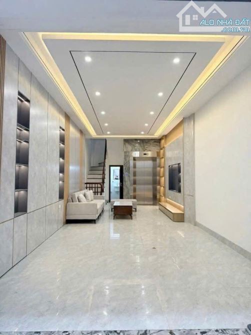 BÁN NHÀ BÁT KHỐI,LING BIÊN GẦN CẦU VĨNH TUY,GARA Ô TÔ,THANG MÁT 6TẦNG GIÁ 7,25TỶ