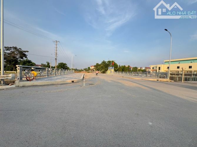 ❤DIỆN TÍCH NHỎ HIẾM -ĐƯỜNG THÔNG Ô TÔ VÀO TẬN ĐẤT-NGAY VIEW THÀNH PHỐ VEN SÔNG-GẦN DỰ ÁN Đ