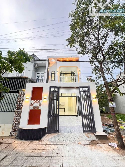 NHÀ LẦU NGAY TRUNG TÂM TÂN TRIỀU MỚI
