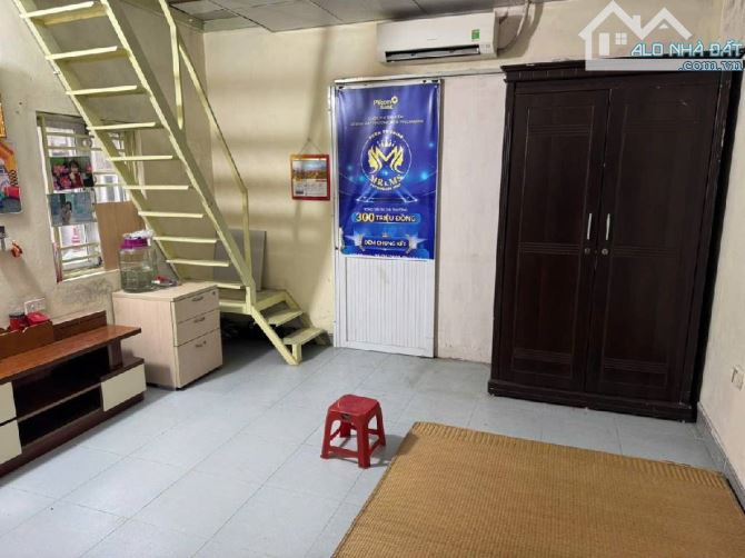 💥CHỈ NHỈNH 2 TỶ – BÁN NHÀ NGUYỄN VĂN CỪ – NHÀ ĐẸP Ở LUÔN – MẶT NGÕ THOÁNG RỘNG