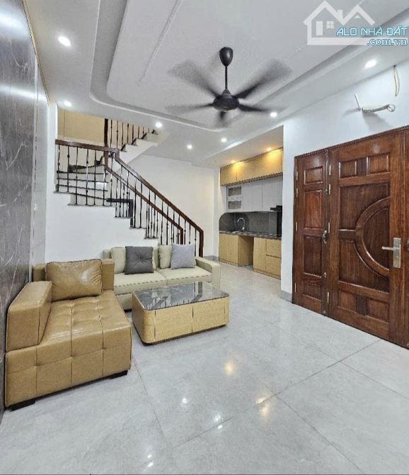 SIÊU ĐẸP!BÁN NHÀ CỰ KHỐI LONG BIÊN FULL NỘI THẤT 5TẦNG GIÁ CHỈ 5,6TỶ