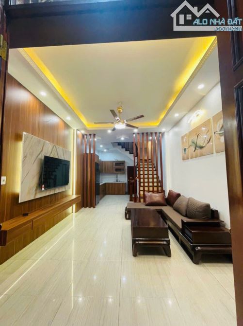 Bán nhà Bồ Đề 60m-4.5tầng-4ngủ-9.99tỷ