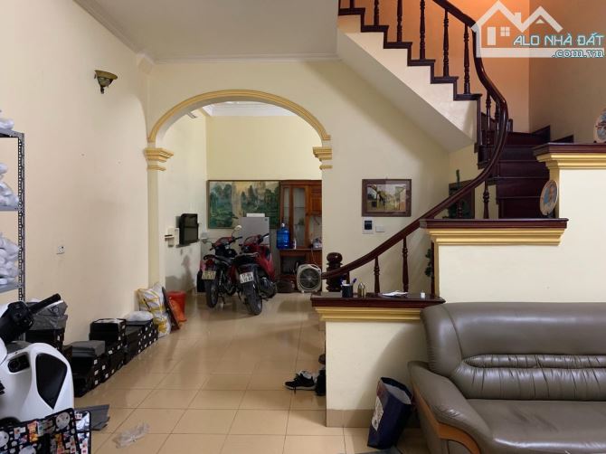 Chiến Thắng Văn Quán, ô tô đỗ cửa, hàng xóm Học Viện An Ninh, 50m2, hơn 11 tỷ