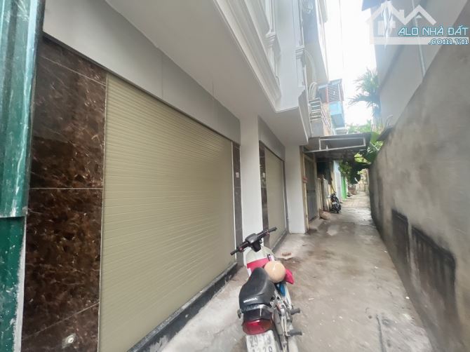 Bán nhà đông la nhà đẹp ở ngay 38m2 4,6 tỉ