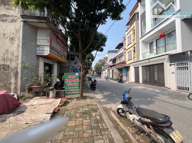 🔥 BÁN ĐẤT VÀNG PHỐ HOA LÂM – MẶT PHỐ – VỈA HÈ – KINH DOANH ĐỈNH 🔥  	•	DT 72m², MT 5m, gi