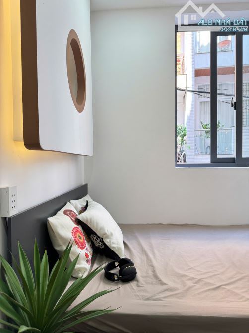 Cho thuê căn hộ mini 1PN, tách bếp, cửa sổ lớn siêu xịn xò quận 10.