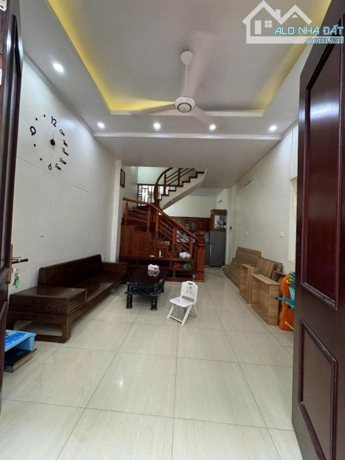 Cho thuê nhà Vương Thừa Vũ – Thanh Xuân DT 65m x 4 tầng, ngõ ôtô giá thuê 14tr/th