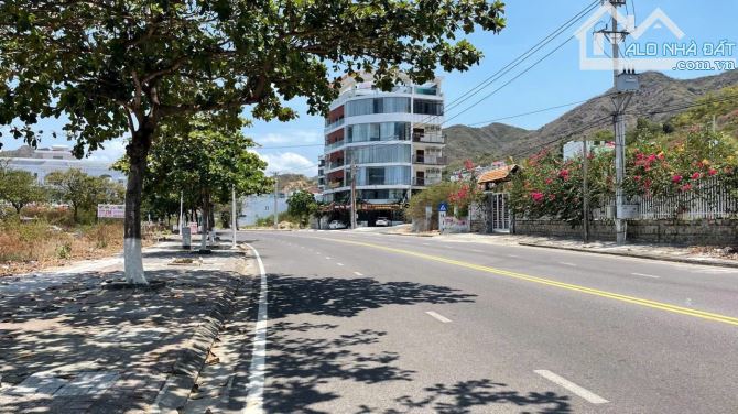 Đất mt Phạm Văn Đồng gần Bến du thuyền chỉ 19t