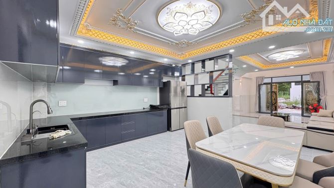 Nhà đẹp Lê Văn Lương, cạnh GS Metro, 5 tầng, 10.6 tỷ