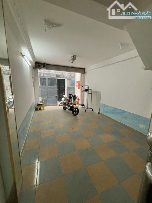 Nhà hẻm Nhật Tảo, Trệt 3 Lầu, 3PN 4WC, 3.5x12m, 13TR