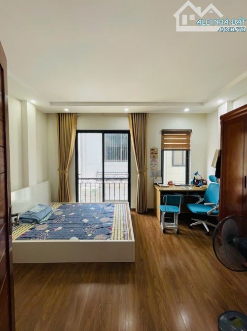 HOÀNG QUỐC VIỆT - PHÂN LÔ - KINH DOANH - NGÕ THÔNG