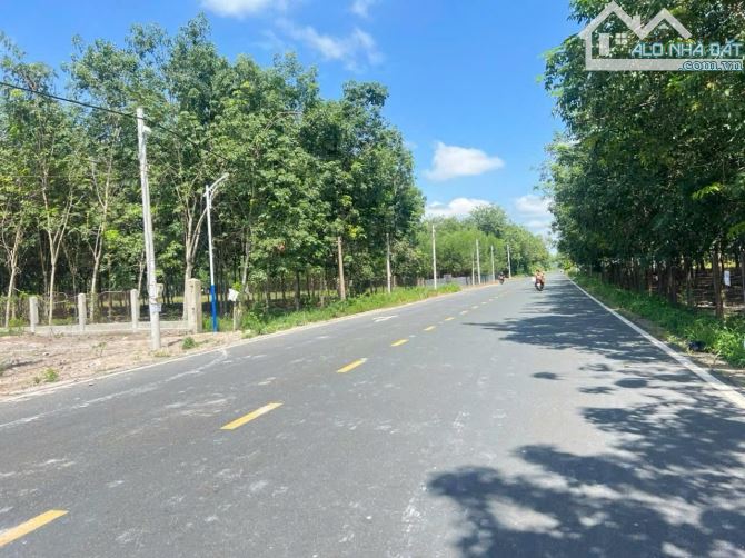 Bán đất đường huyện 504 ngang 10m, hơn 1000m2 có 100m thổ đường 32m, dân đông 820tr