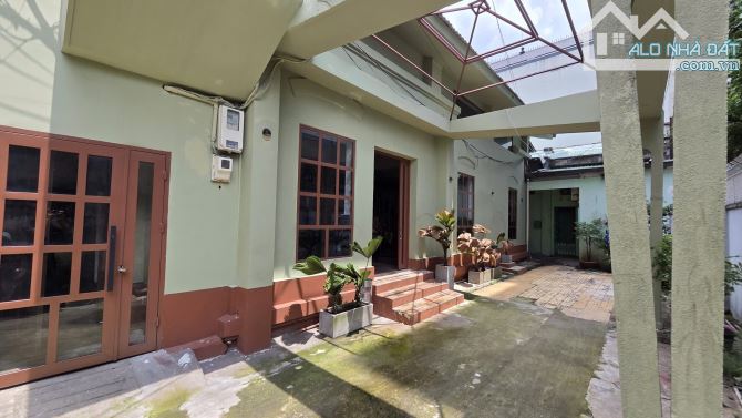 🏡[15mx15m]🏡 Biệt thự sân vườn❌Ngay ngã ba Cách Mạng Tháng Tám & Ngô Thời Nhiệm Quận 3