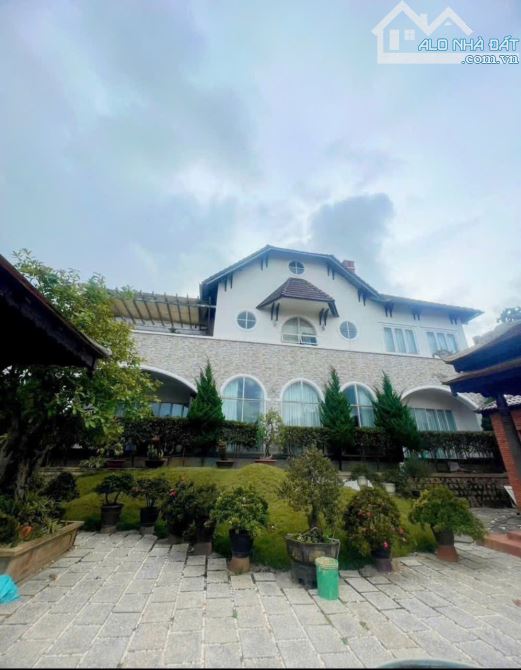 Bán căn siêu Biệt Thự Mặt Tiền – An Sơn, Đà Lạt – 898m² – 70 tỷ - Thu nhập  200tr/tháng