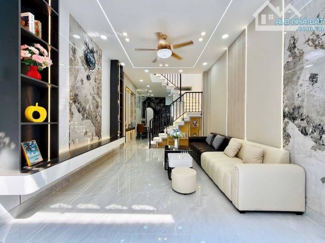 Chốt ngay căn nhà đẹp 52.8m2 ngay Dương Quảng Hàm, Gò Vấp. Giá: 3 Tỷ 090, nhiều tiện ích