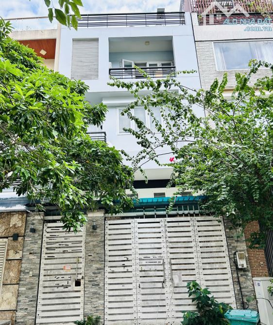 BÁN NHÀ ĐƯỜNG NGUYỄN MINH HOÀNG KHU K300 DIỆN TÍCH: 5X18M TRỆT 2 LẦU