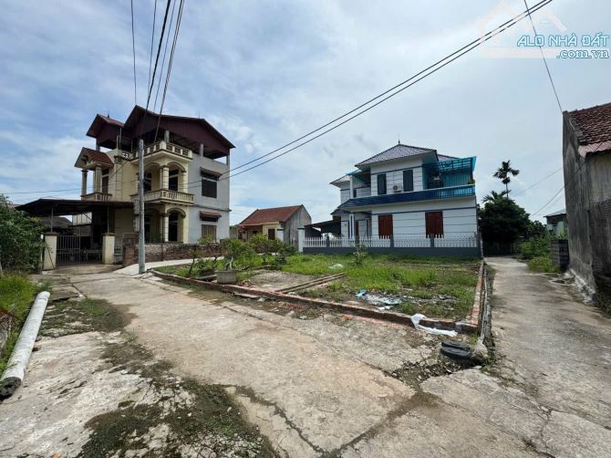 Bán nhanh lô góc 73,6m2 Tân Tiến, Văn Giang đường rộng 5m giá chỉ hơn 2 tỷ