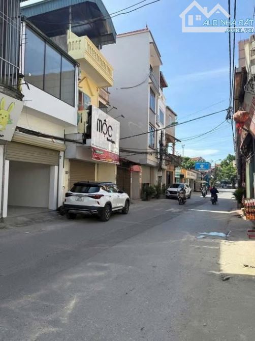Bán gấp căn nhà 2 tầng diện tích 63m mặt đường kinh doanh,tỉnh lộ 422 Tân Lập, Đan Phượng