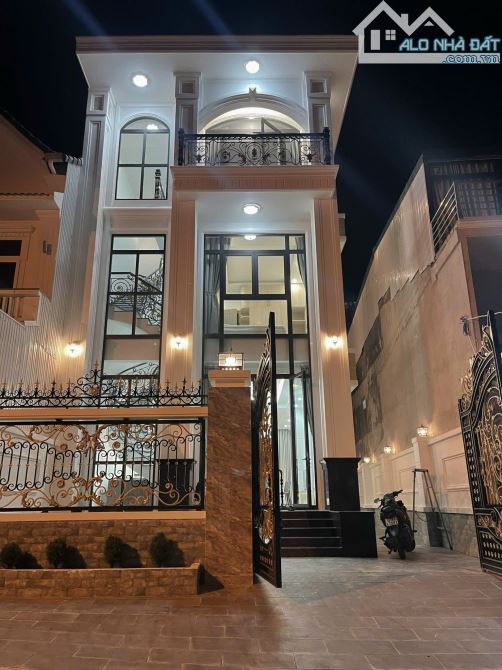Biệt Thự cao cấp Mặt Tiền  An Sơn, Đà Lạt – 155m² – 17.5 tỷ - giá siêu đầu tư