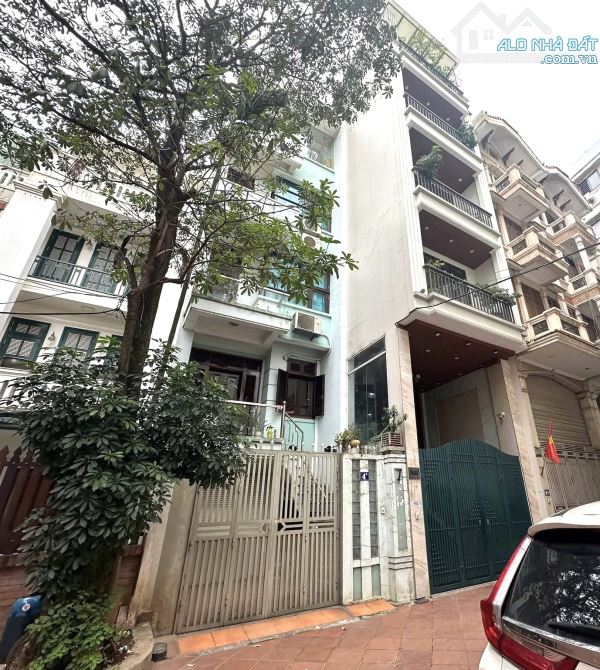 Phân lô Tây Sơn quận Đống Đa 107m2 MT5m 5Tầng Chắc Chắn-Ô Tô Đỗ Cửa Ngày Đêm-15m Ra Phố