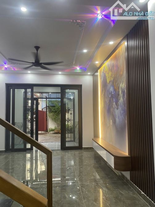 Bán Nhà 3 tầng Độc Lập Ngã 5 Kiến An Hải Phòng oto đánh võng 3 oto tránh nhau giá 3.8 tỷ