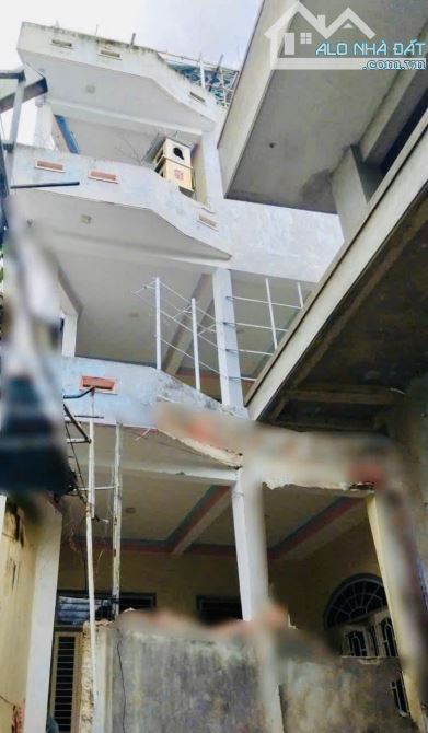 Cần bán nhà 3 tầng kiệt xe ba gác Nguyễn Bỉnh Khiêm, Huế giá rẻ