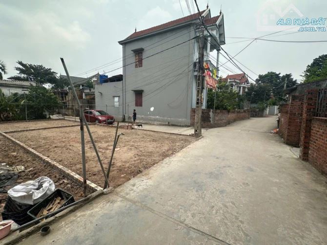 Chính chủ gửi bán lô góc 56,6m2 đất ở Kim Ngưu - Tân Tiến - Văn Giang