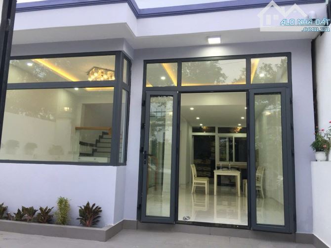 Bán Nhà Quốc lộ 13 80m2 2 Tầng 7,5 Tỷ Mặt Tiền Đường 6m Ngay Khu Hồng Long Kinh Doanh Đỉnh