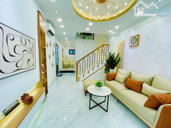 Cần bán gấp nhà 20m ra hxh Kỳ Đồng, Quận 3 - DT 37m2 - 3 phòng ngủ - căn góc - 4.6 tỷ