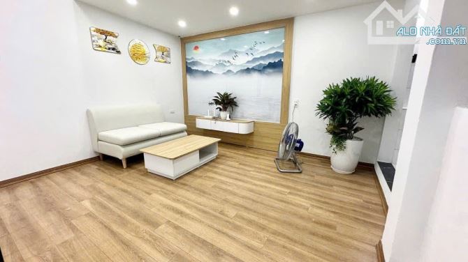 NHÀ ĐẸP ĐỘI CẤN BA ĐÌNH 20m 5Tầng Mt 3m GIÁ 4.8 TỶ NGÕ THÔNG 50M RA MẶT PHỐ KINH DOANH.
