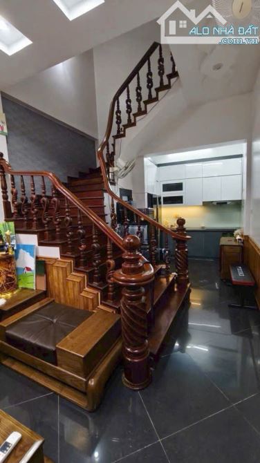 NHÀ ĐẸP PHÚ MỸ – 40M² – 5 TẦNG – 3.9M MẶT TIỀN – GIÁ 10.8 TỶ