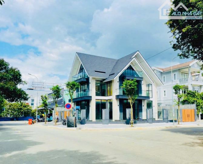 Bán nhà mặt tiền  Nguyễn Quý Cảnh, Phường An Phú, Quận 2 -DT đất: 10x17m Hầm 3 tầng
