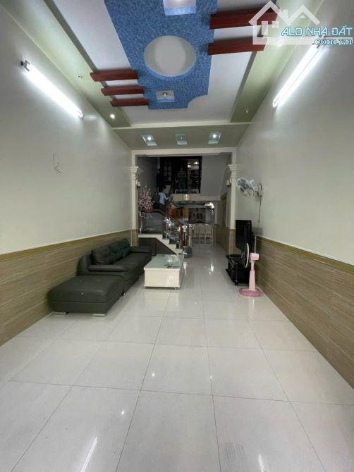 Bán nhà 4,5 tầng mặt Đỗ Nhuận, Văn Cao, Hải Phòng