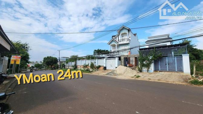 Lô góc 2 mặt tiền kinh doanh đường Y Moan