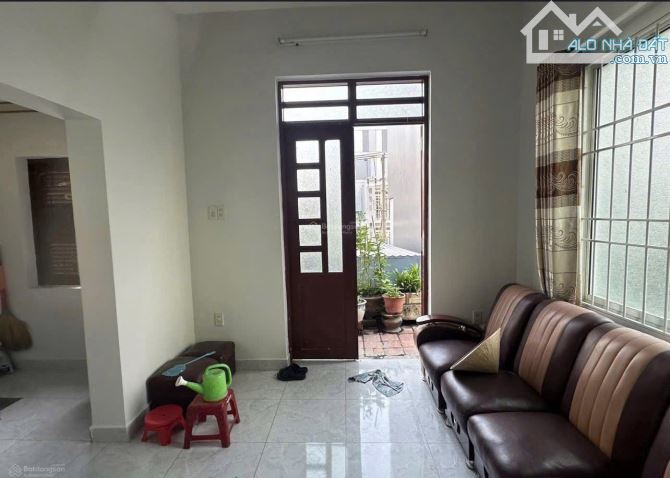Bán nhà 3 tầng mặt đường Lê Đại Hành - Khu bàn cờ kinh doanh sầm uất