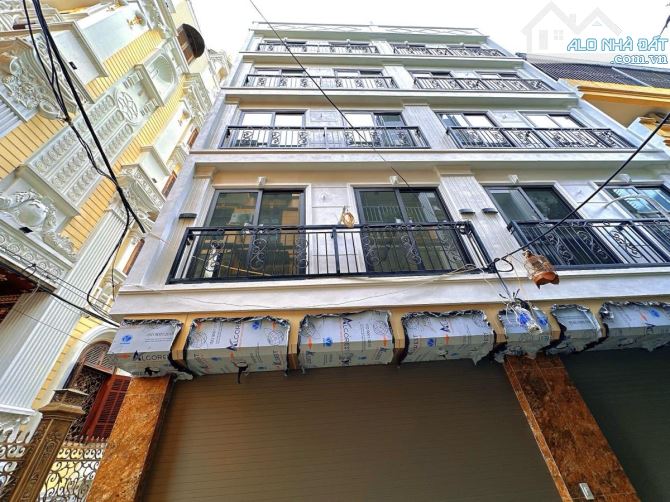 Nhà Hiếm 6 tầng thang máy 51m mặt tiền 5,2m Giá thương lượng 21 tỷ Lô góc 3 thoàng ô tô