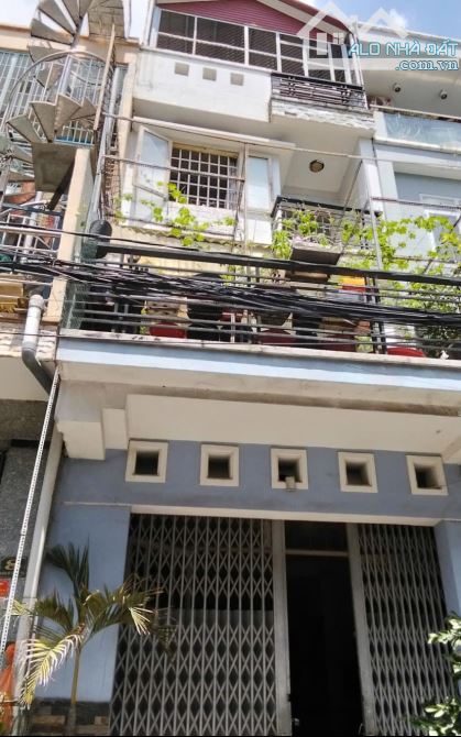 Nhà hẻm ô tô thông gần đường Phạm Hùng P5Q8, dt 3,9x11 4tầng shr giá 6.6tỷ.
