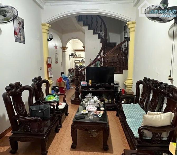 🏡Nhà VIP Cầu Giấy, Lô góc 38m2 4 tầng, 3 Thoáng, Ô tô đỗ cửa
