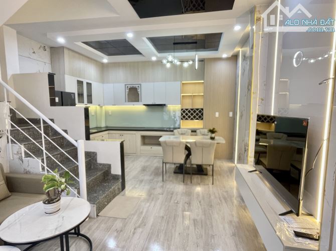 Bán nhà mới 4 tầng Lý Tự Trọng – VIP Hải Châu – gần chợ, trường... giá chỉ 4.x tỷ