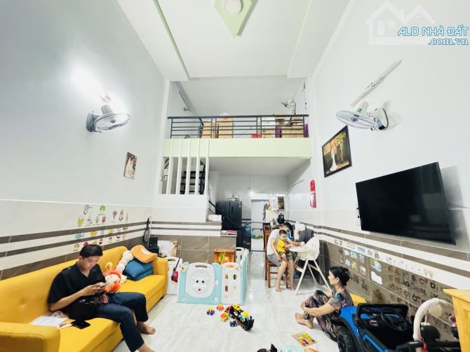 BÁN NHÀ 2 TẦNG HẺM XE HƠI HUỲNH THỊ HAI Q12 GIÁ RẺ 3,8 TỶ DIỆN TÍCH 60M2 (4x15)