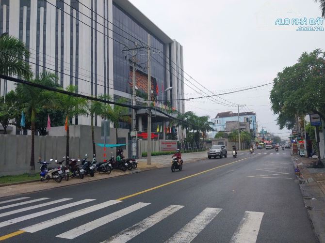 Bán nhà 1/ đường Lý Thường Kiệt. Gần chợ Hóc Môn. DT 96m2 giá hơn 3 tỷ