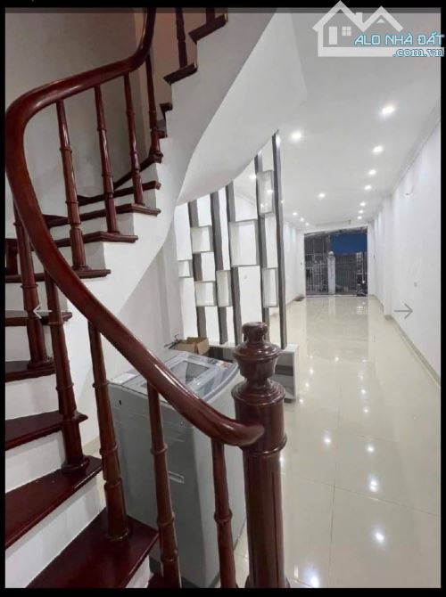BÁN NHÀ PHÂN LÔ CÁN BỘ ĐỘI NHÂN – LÔ GÓC 2 THOÁNG – 5 TẦNG 45M2- NGÕ Ô TÔ – GIÁ 15.7 TỶ