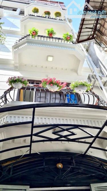 Hồ Văn Chương, lô góc, thiết kế kiểu CCMN 35m*6t 3,5mt giá 8,5 tỷ.