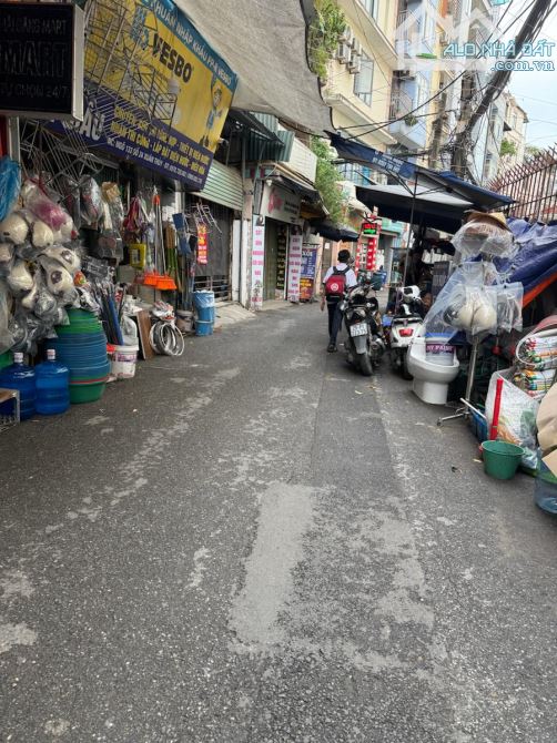 Xuân Thủy gần phố gần ô tô 4 tầng nhà đẹp 42m giá 10.6 tỷ