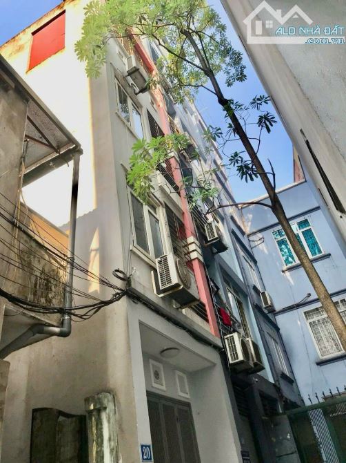 Cho thuê nhà ngõ Trần Thái Tông, 4 tầng x 35m2, 3 ngủ, 3 vệ sinh, 15 triệu