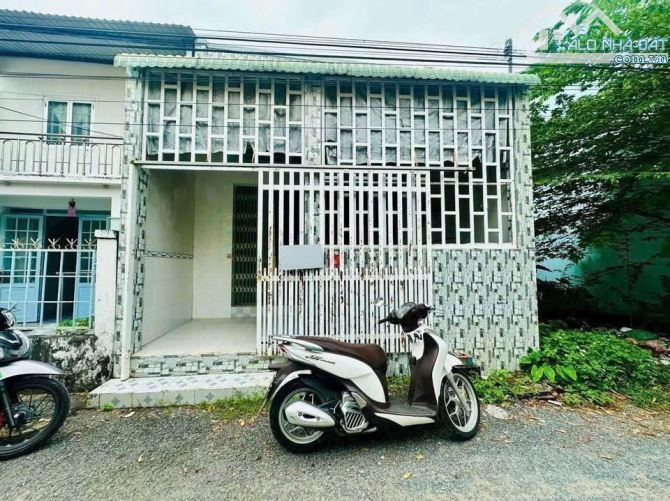 🔥BÁN GẤP NHÀ 95M2 Ở TÂN XUÂN TONE TRẮNG CÒN MỚI CỨNG GIÁ 750 TRIỆU